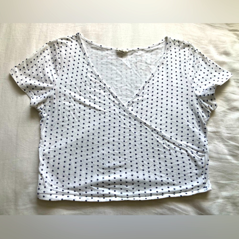 White Polka Dotted V-Neck Crop-top - Picture 1 of 1